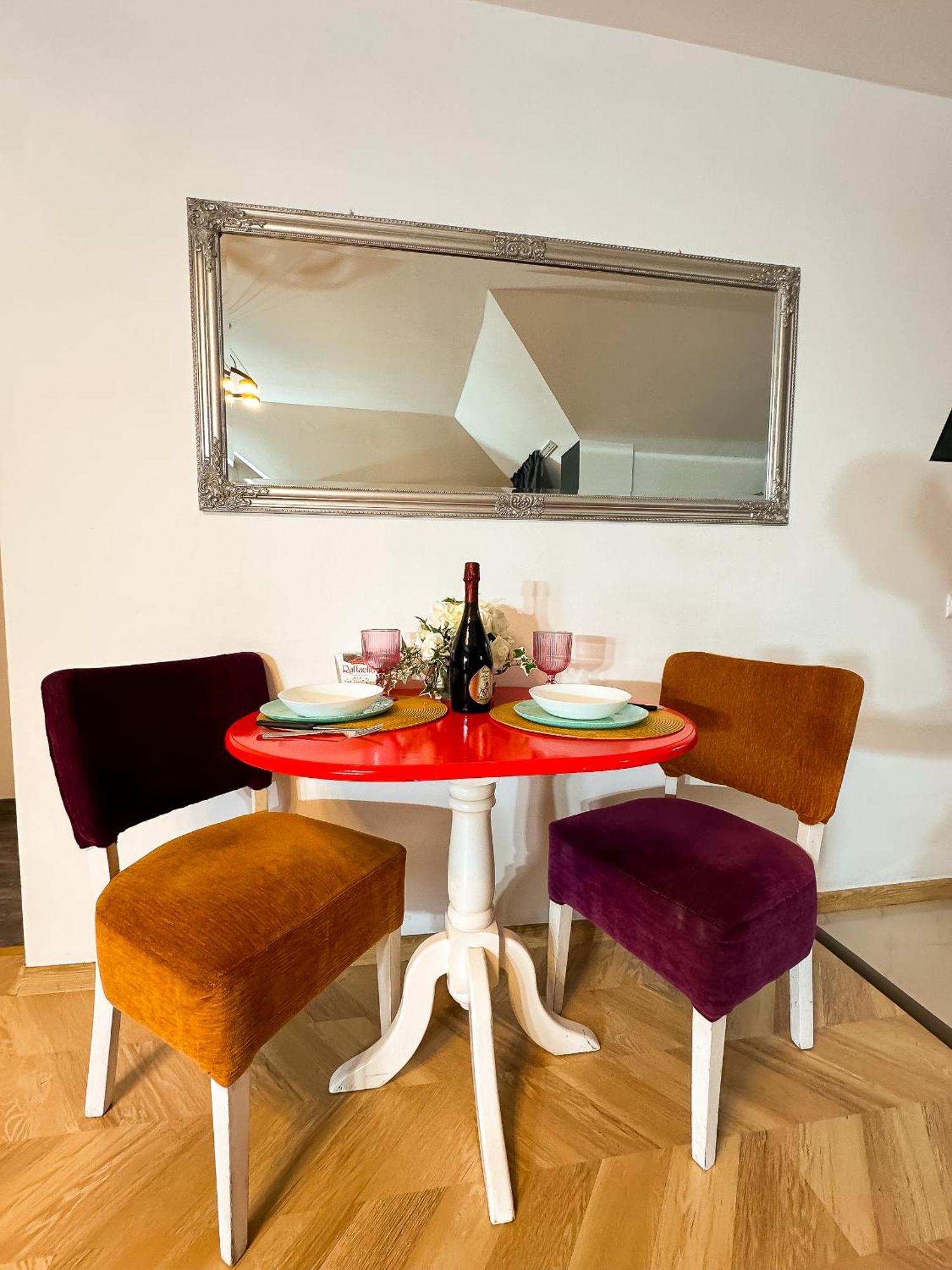 The Vintage - Wonderful Apartment In Best Location Craiova Exterior foto